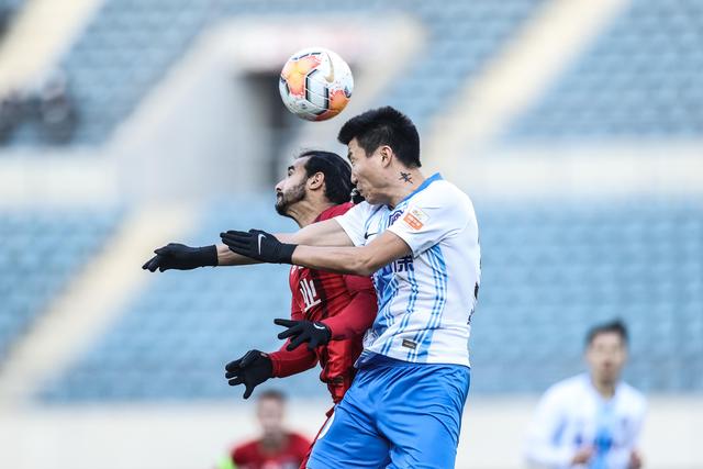 恐怖4人组冲水晶宫后防!数据示曼城赢紧咬枪手